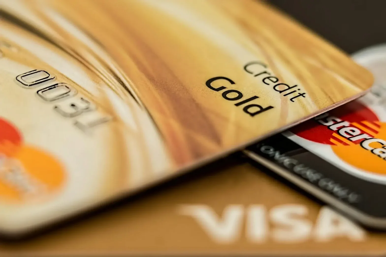 How to Choose the Best Credit Card for Your Needs [2025 Guide]